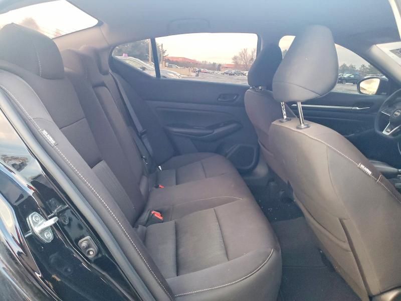 2023 Nissan Altima sv