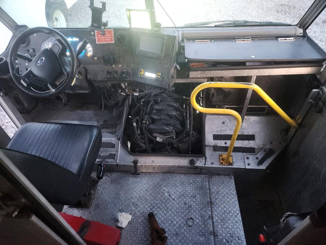 2021 Ford E450 Delivery Truck