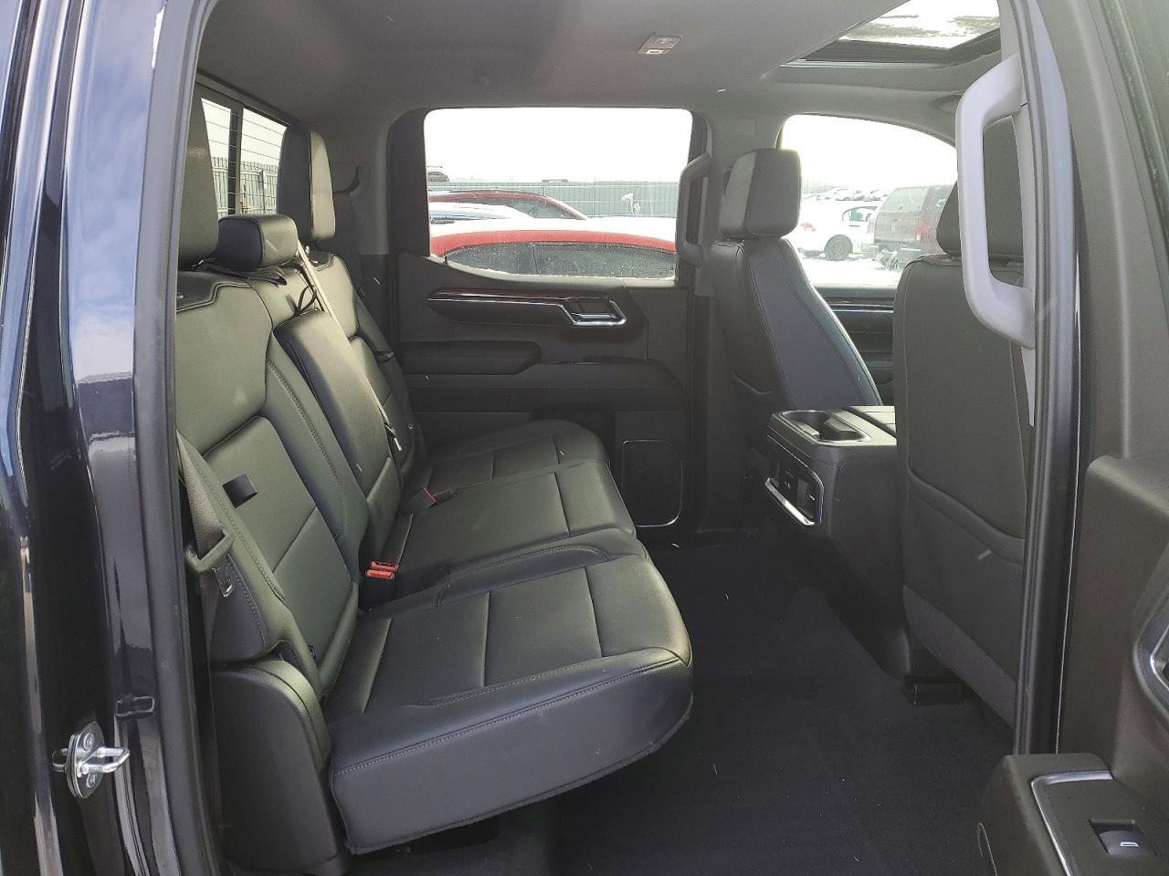 2024 GMC Sierra K1500 Elevation
