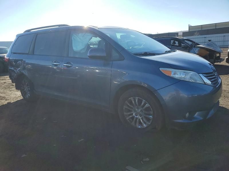 2015 Toyota Sienna xle