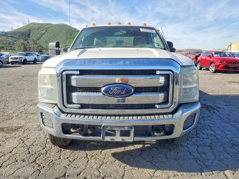 2014 Ford F350 Super Duty Flatbed Truck