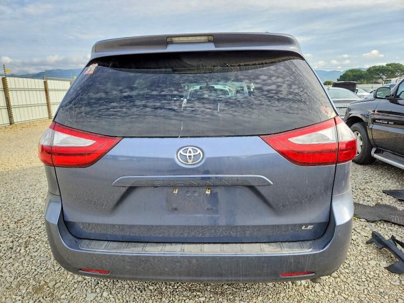 2015 Toyota Sienna le 8-passenger