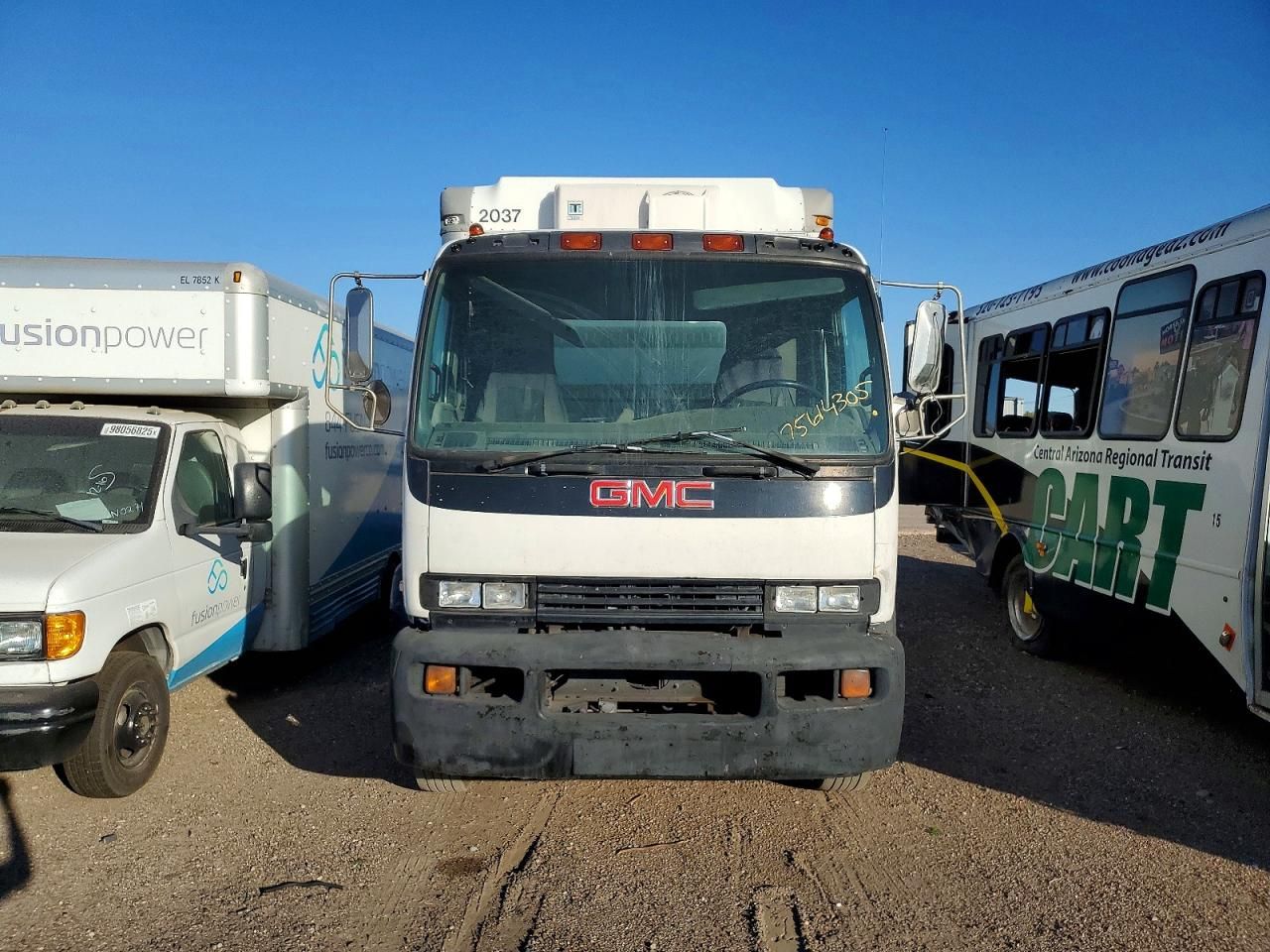 2002 GMC T-SERIES BOX Truck