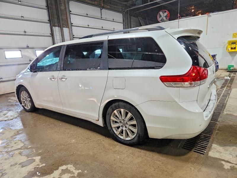 2012 Toyota Sienna xle