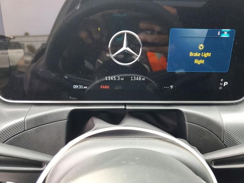 2025 Mercedes-Benz C300