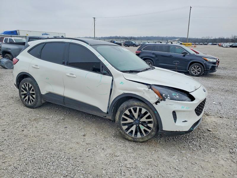 2020 Ford Escape se Sport