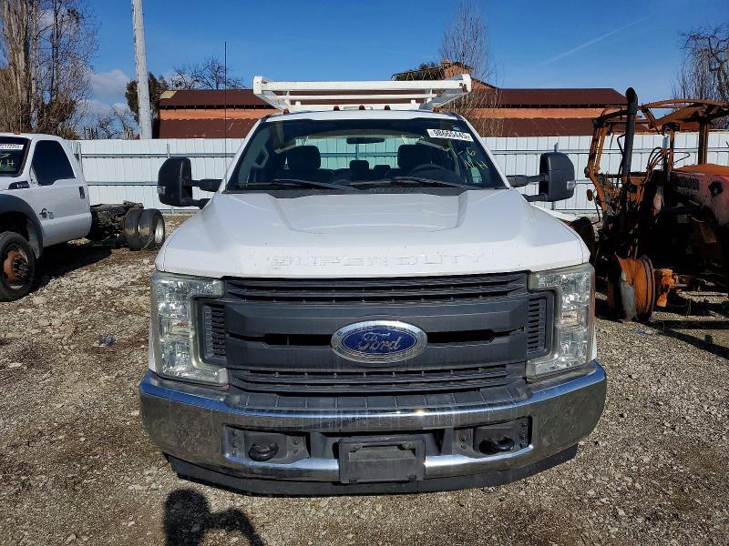 2017 Ford F350 Super Duty Utility / Service Truck