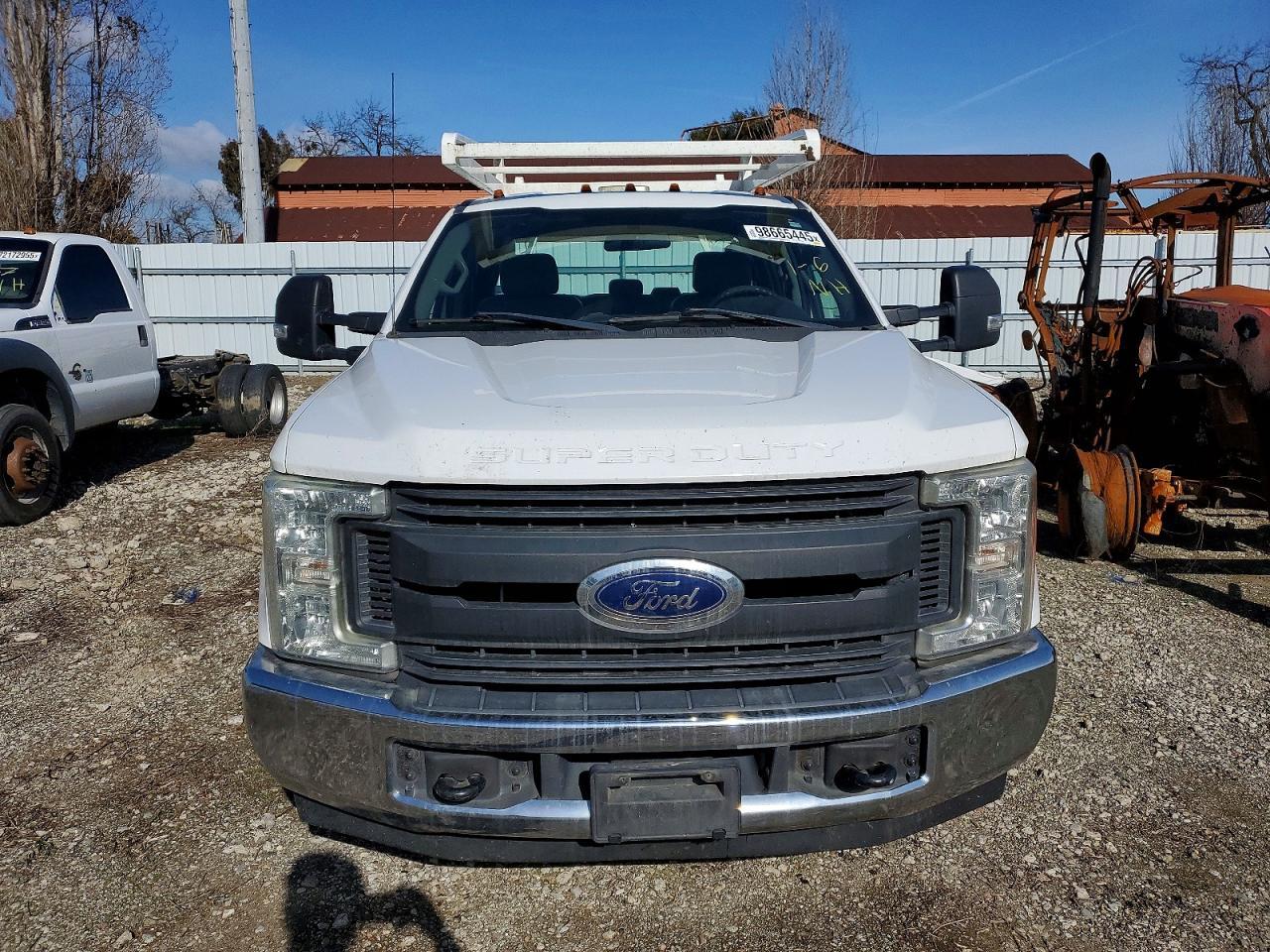 2017 Ford F350 Super Duty Utility / Service Truck