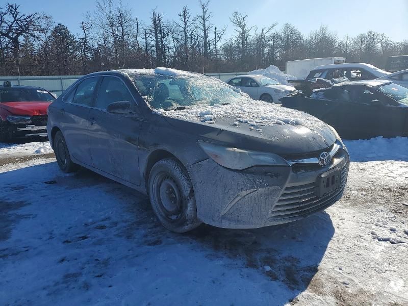 2015 Toyota Camry le