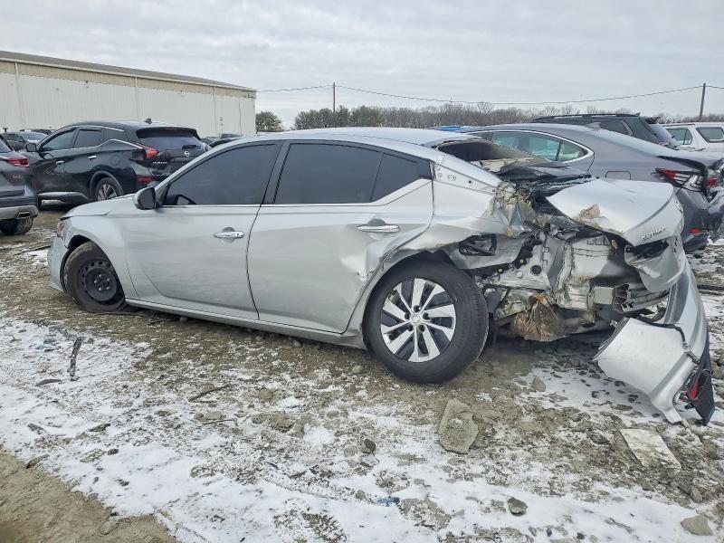 2022 Nissan Altima s