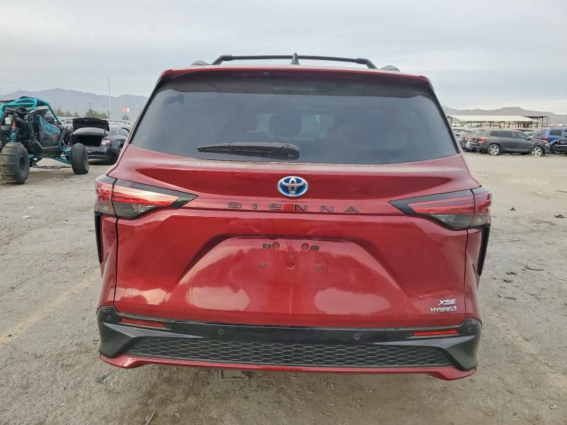2024 Toyota Sienna xse