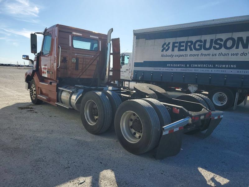 2015 Volvo VNL Semi Truck