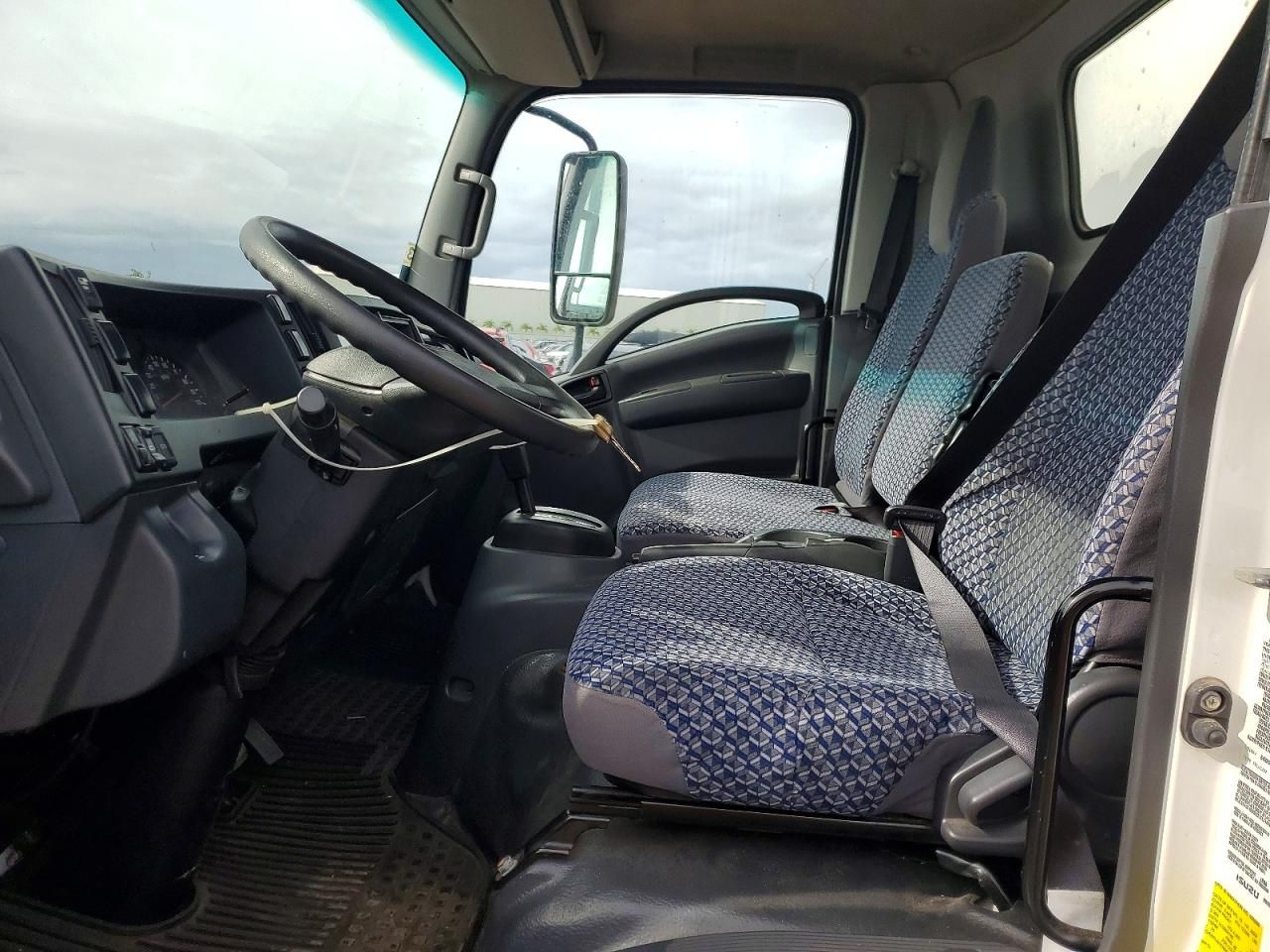 2023 Isuzu NPR BOX Truck