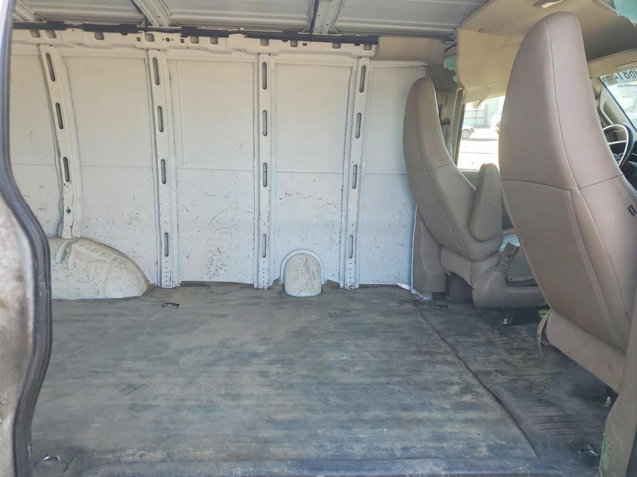 2020 Chevrolet Express G2500