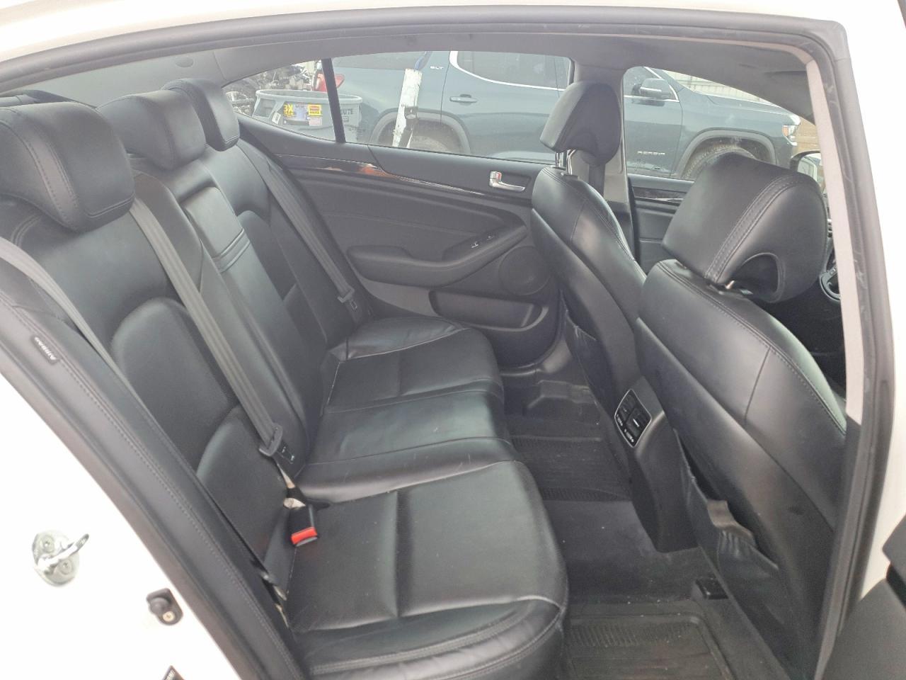 2014 KIA Cadenza Premium