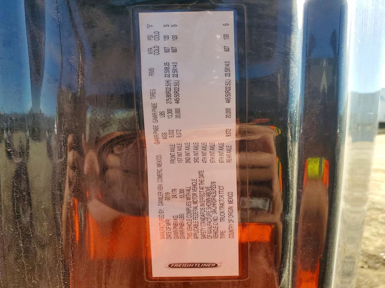 2020 Freightliner Cascadia 1-Semi Truck