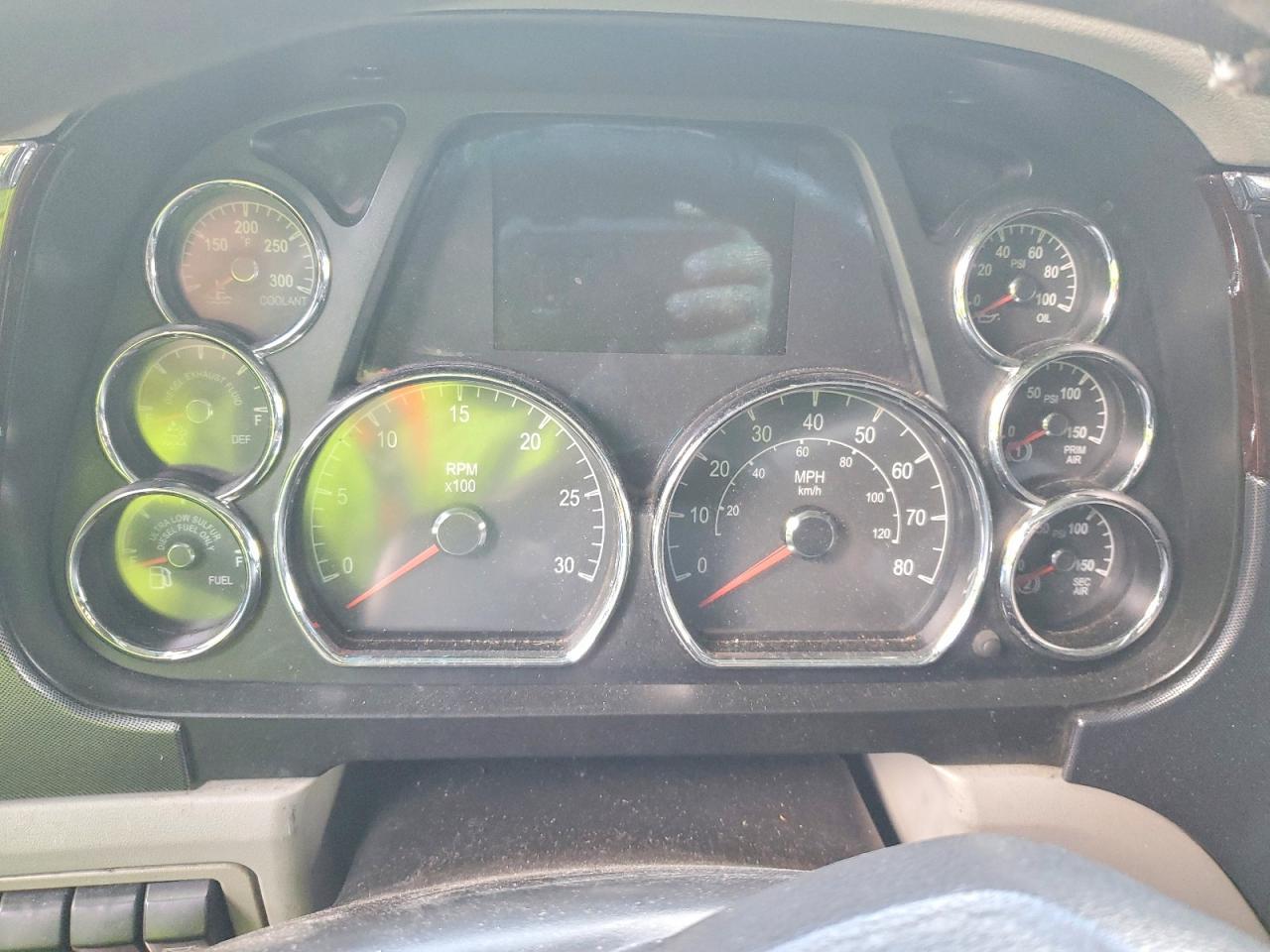 2019 Peterbilt 579 Semi Truck