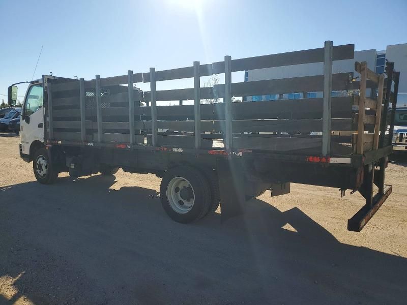 2019 Hino 195 Flatbed Truck