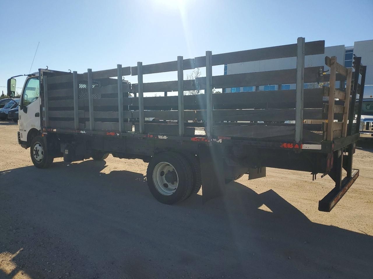 2019 Hino 195 Flatbed Truck