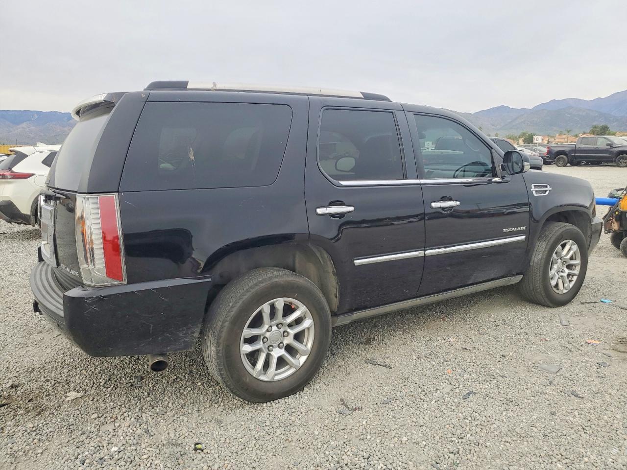2011 Cadillac Escalade Premium