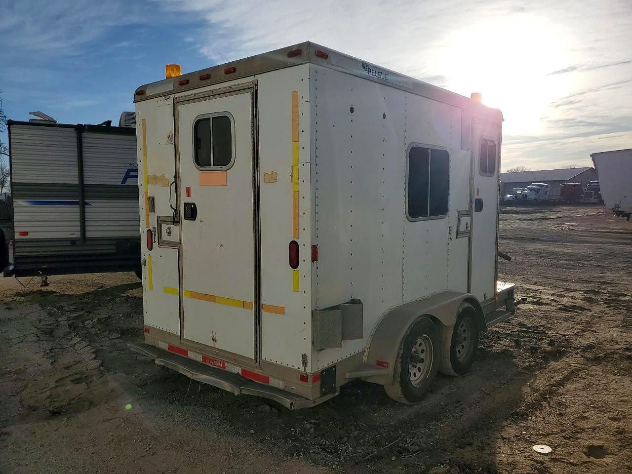 2000 Pelsue Fiber Optic Splicing Trailer