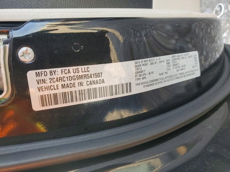 2021 Chrysler Voyager lxi