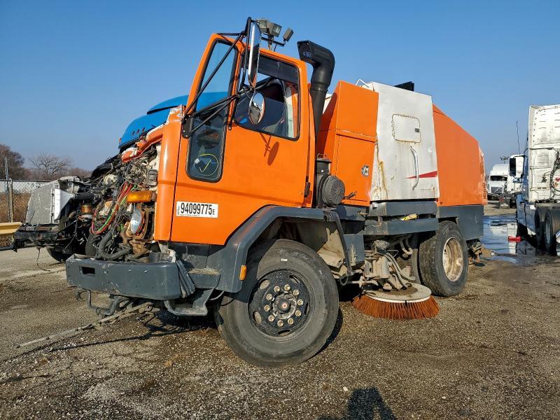 2000 Sterling SC 8000