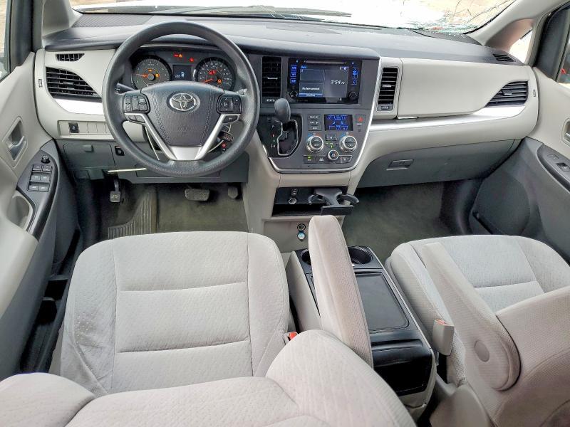 2016 Toyota Sienna le