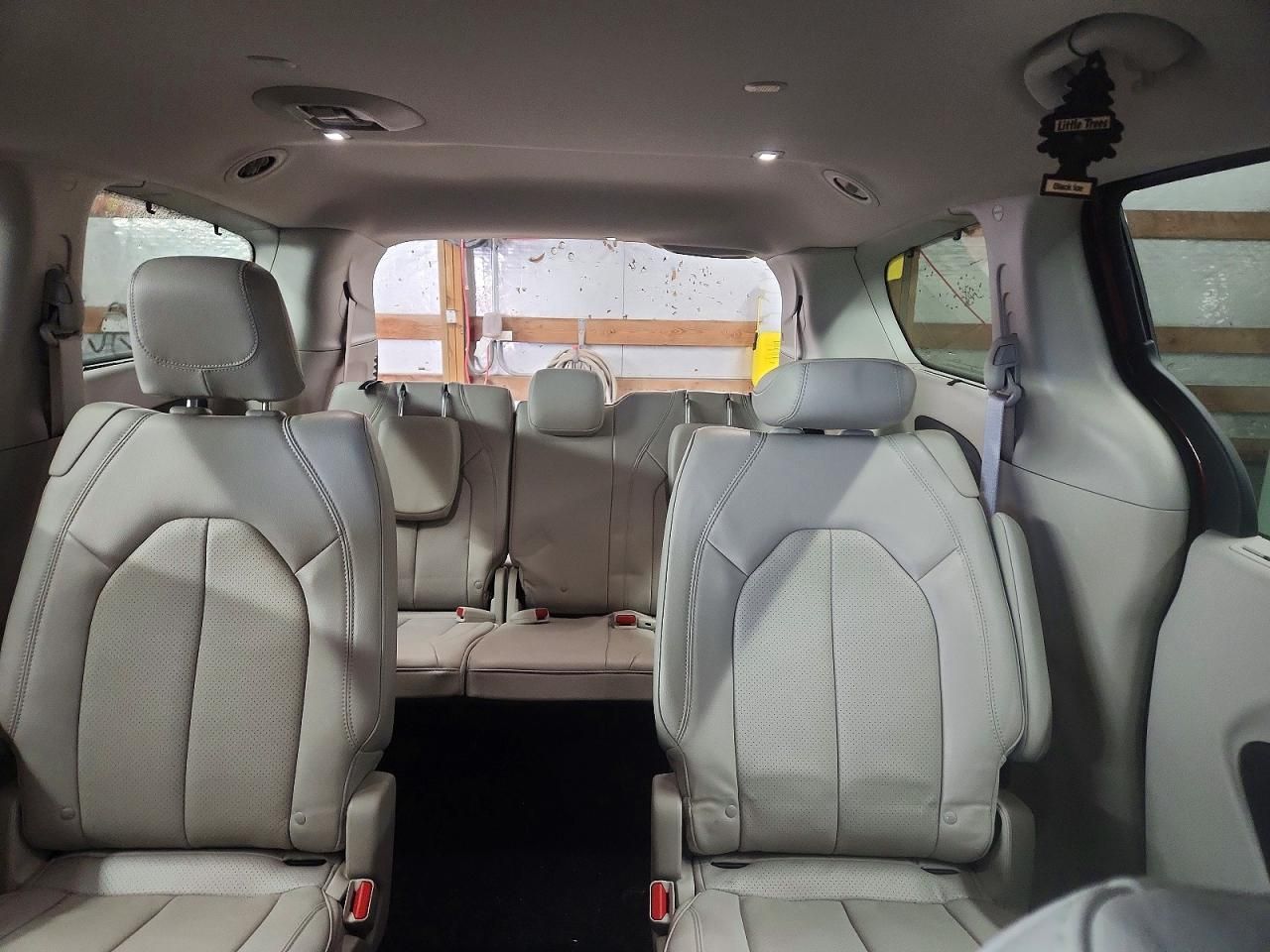 2020 Chrysler Pacifica Touring l