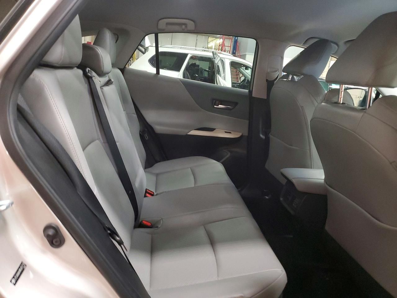 2021 Toyota Venza le