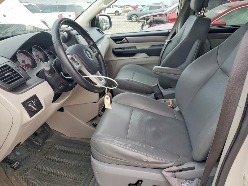 2012 Volkswagen Routan se