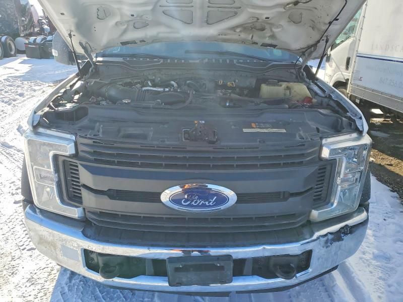 2019 Ford F550 Super Duty BOX Truck