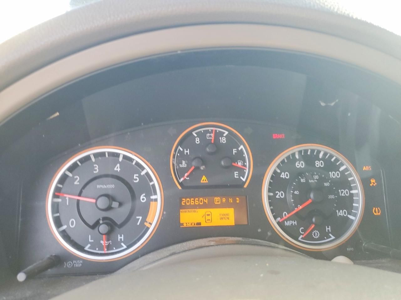 2015 Nissan Armada sv