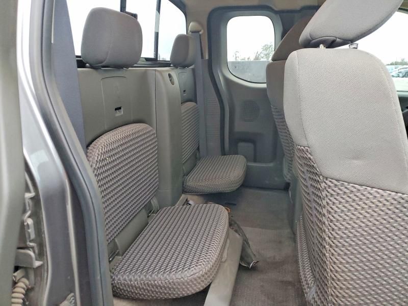 2016 Nissan Frontier s