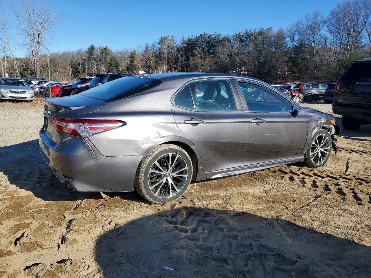 2020 Toyota Camry se