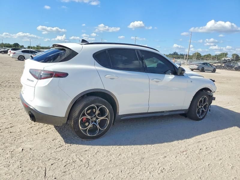 2024 Alfa Romeo Stelvio ti