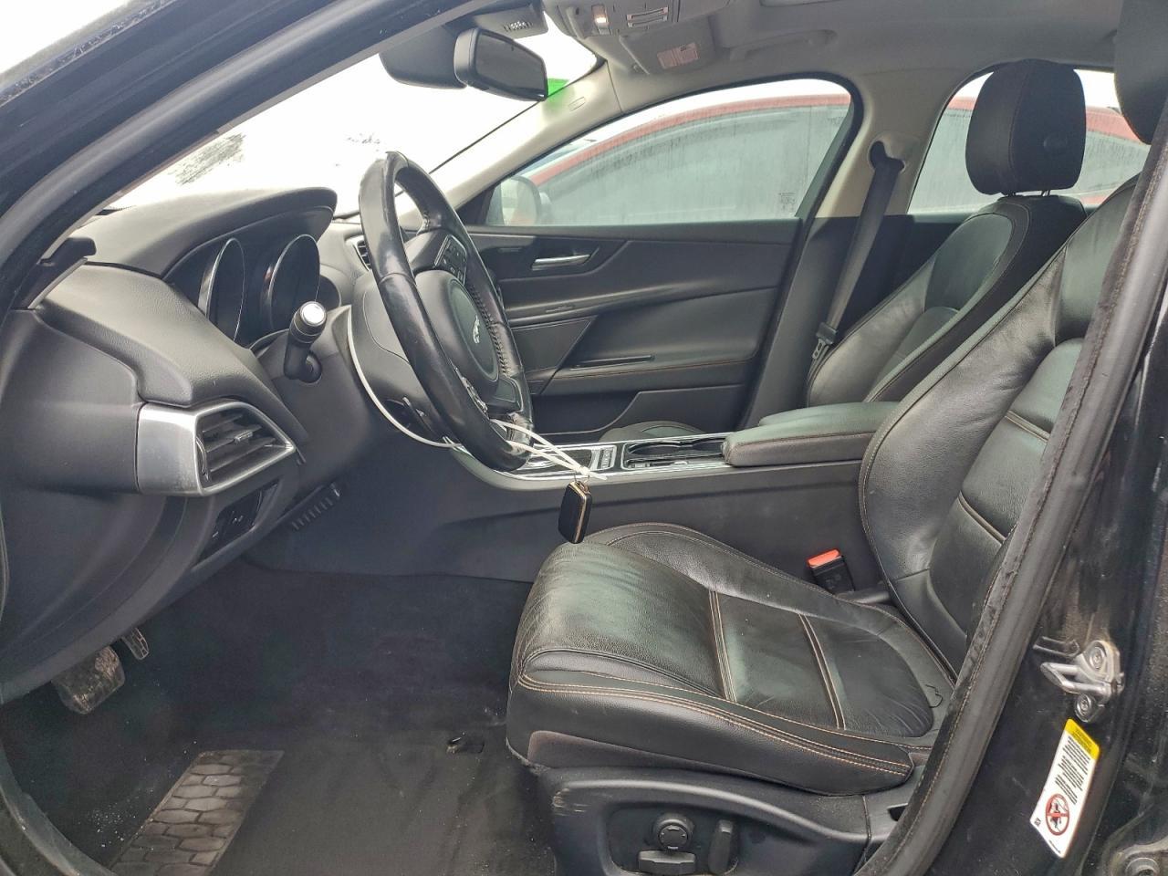 2017 Jaguar Xe Prestige