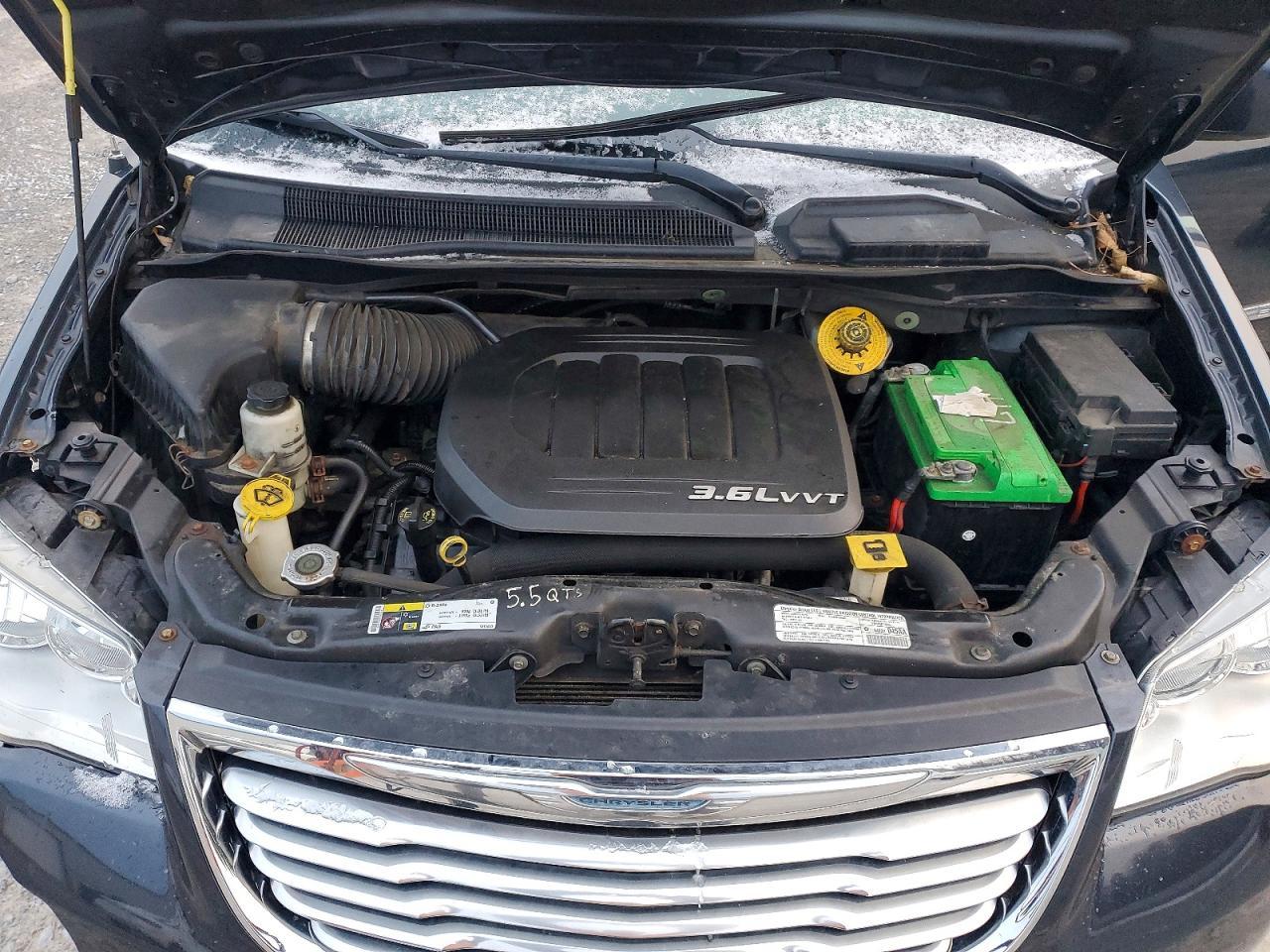 2013 Chrysler Town & Country Touring