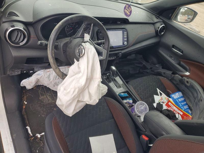 2021 Nissan Kicks sr