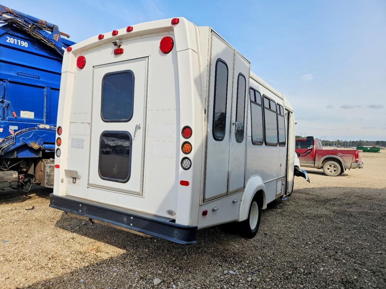 2018 Ford Econoline E450 Super Duty Cutaway Van