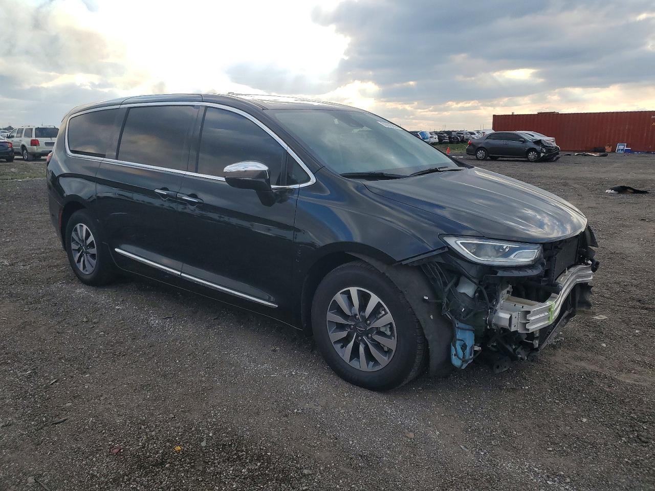2022 Chrysler Pacifica Hybrid Limited