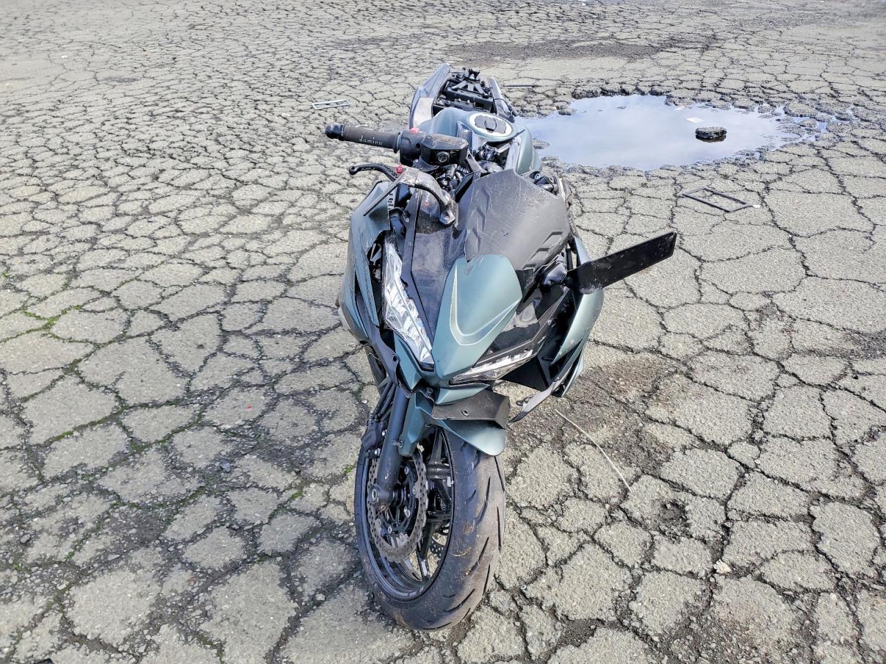 2025 Kawasaki EX650 P