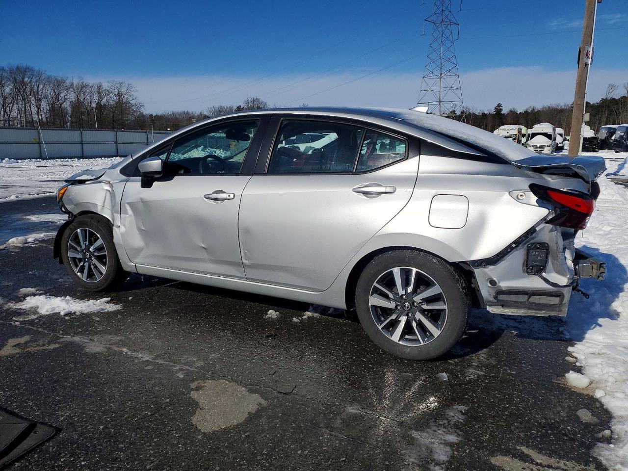 2025 Nissan Versa sv