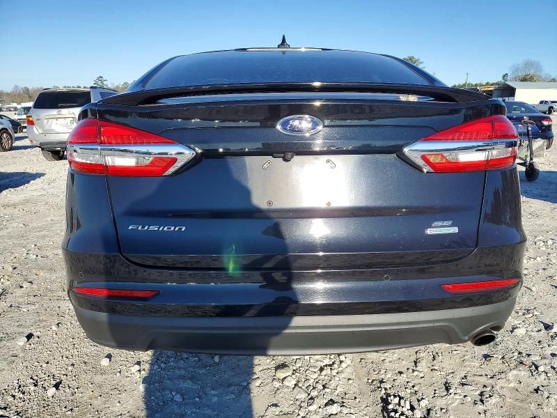 2020 Ford Fusion se