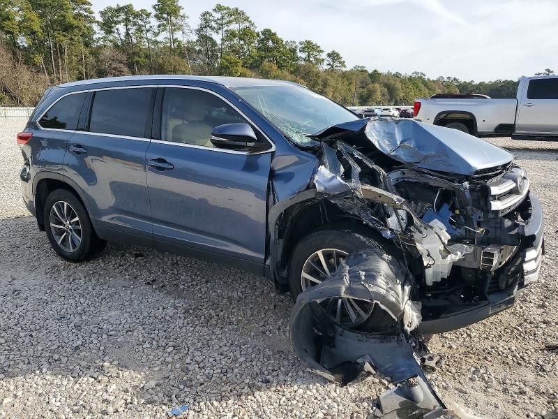 2019 Toyota Highlander se