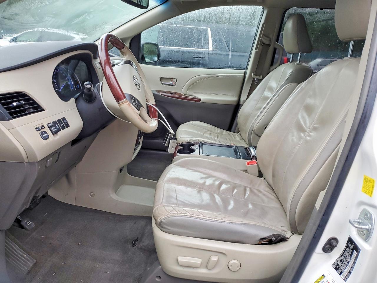 2011 Toyota Sienna xle
