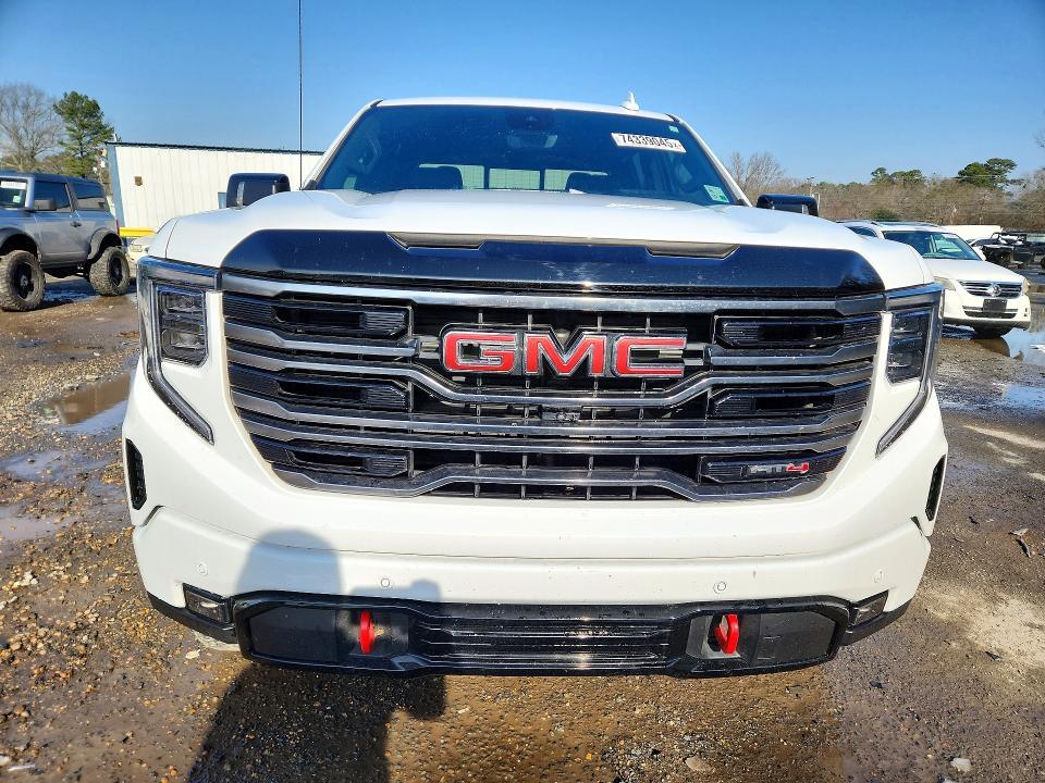 2025 GMC Sierra K1500 AT4