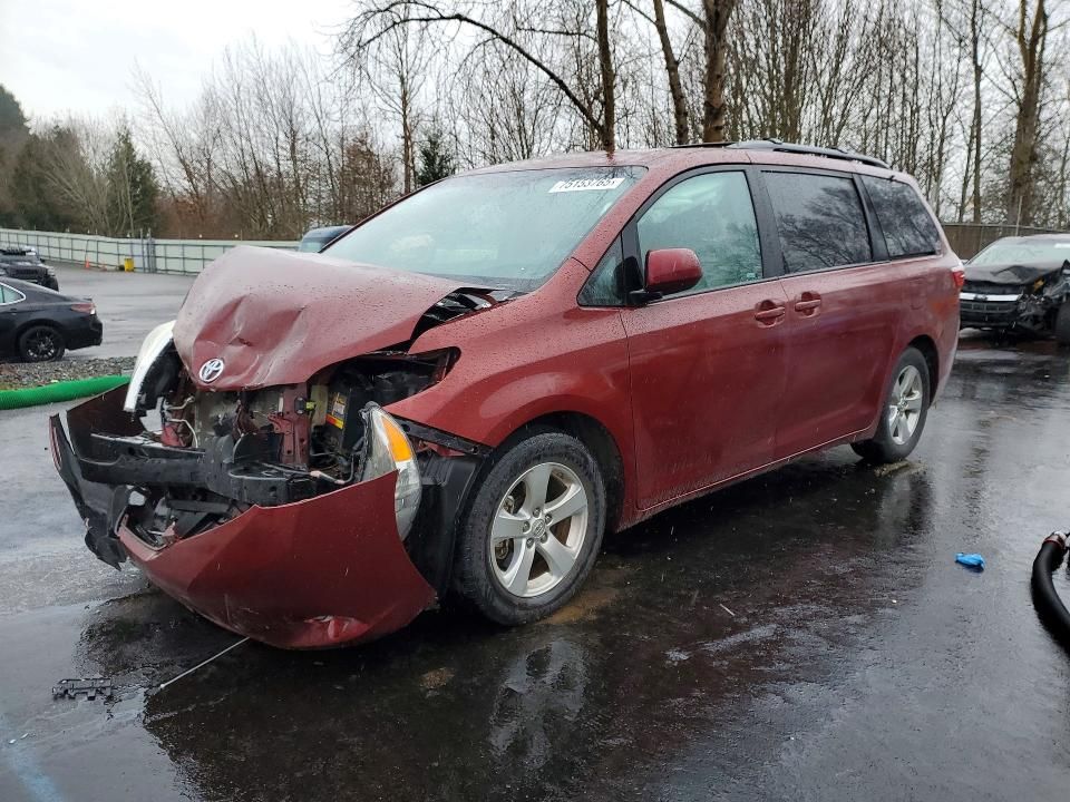 2016 Toyota Sienna le