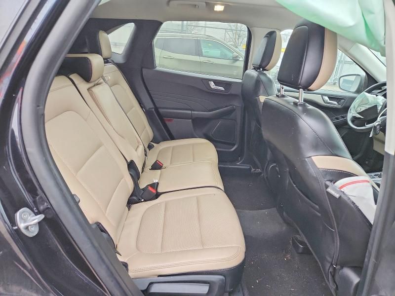 2021 Ford Escape sel