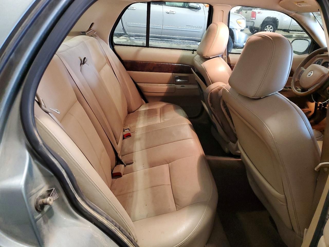 2005 Mercury Grand Marquis gs